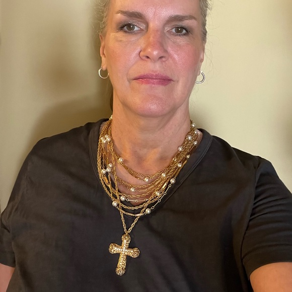 Gorgeous layered cross necklace - Picture 5 of 5